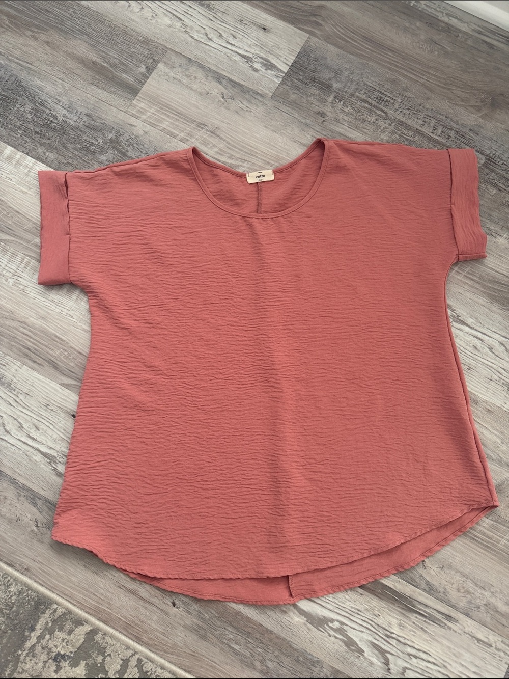 entro Relaxed Scoop-Neck Blouse in pink